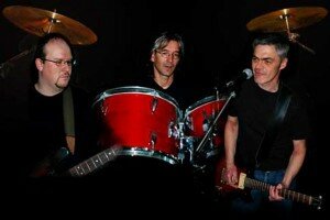 Zu Dirt Red gehören Martin Ebert, Wolfgang Brockmann und Dave Buss.